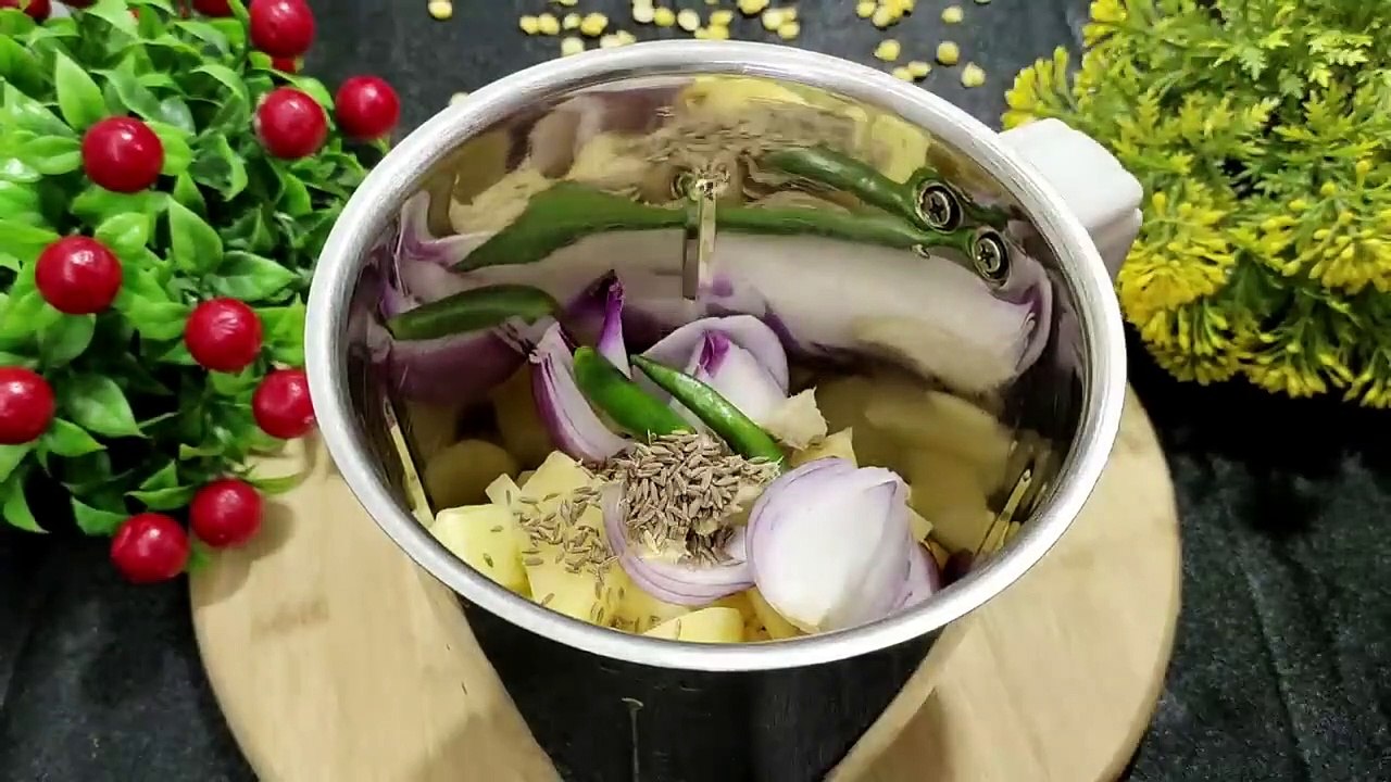 जब घर में कोई सब्जी न हो तो बनाइए चने की दाल आलू की एकदम नई रेसिपी बिना हरी सब्जी के Aloo dal curry