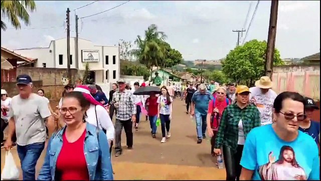 Caminhada da fé reúne milhares de peregrinos em Ivaiporã