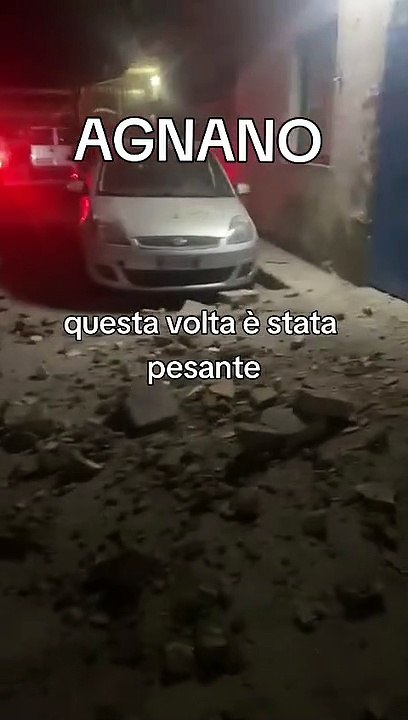 Terremoto Napoli, danni a cose e persone