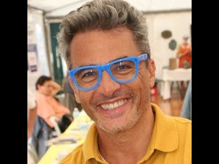 PHOTO – Julien Cohen (Affaire conclue) en mode James Dean à 25 ans : il ressort un...