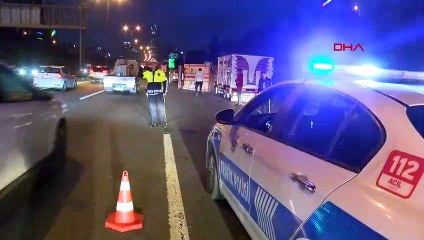 TEM Otoyolu'nda Kamyonet Devrildi