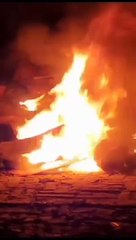 देवरिया नरसंहार: फूट-फूट कर रो पड़ा देवेश, चिता जला बेहोश हुआ बड़ा बेटा