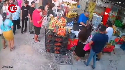 Şerbete düşen arıyı kurtarmak isterken ölümden döndü