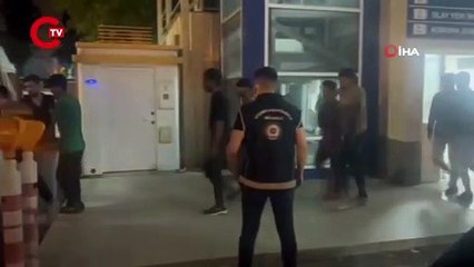 Takiple durdurulan minibüslerden 21 kaçak göçmen çıktı