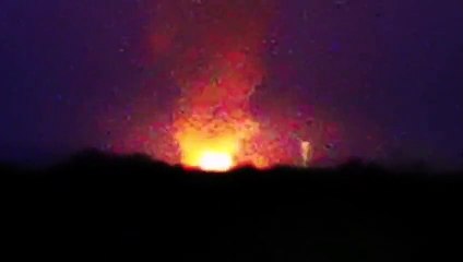 Oxford yakınlarında bir geri dönüşüm merkezindeki tanka yıldırım düştü, patlama oldu