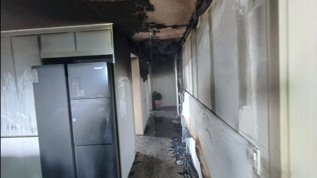 충남 아산 아파트서 방화 추정 화재...1명 사망 / YTN