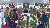 الرئيس السيسي يضع إكليلًا من الزهور على النصب التذكاري لشهداء القوات المسلحة