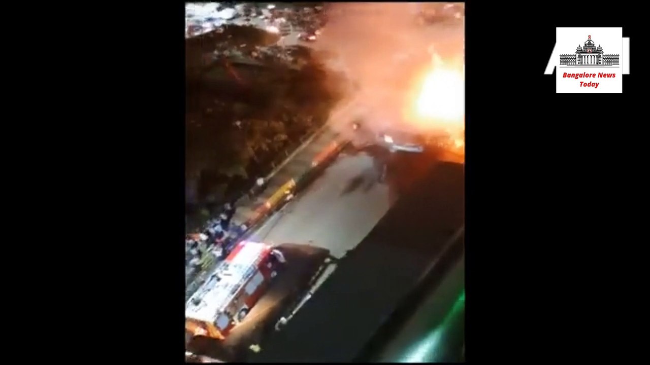 Empty e-bus gutted in fire in Mumbai's Airoli