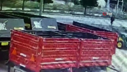 Otomobilin yayaya çarptığı an kameraya böyle yansıdı