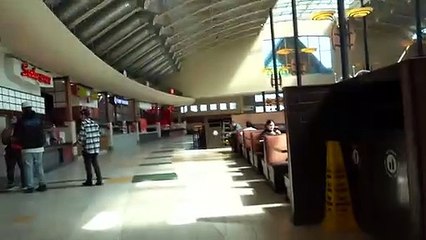 Youtuber lo provoca per girare video sulla reazione della gente