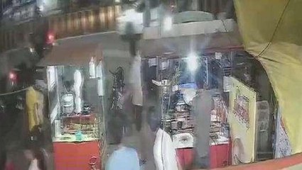 इंदौर: मारपीट की घटना के CCTV में कैद, पुलिस कर रही मामले की जांच