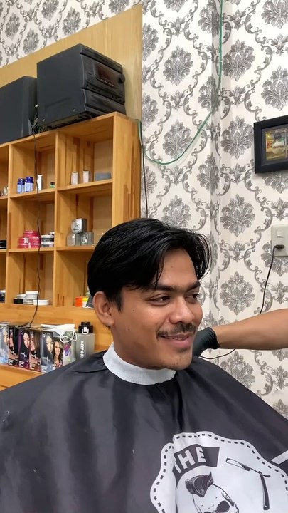 Curtain hairstyle
