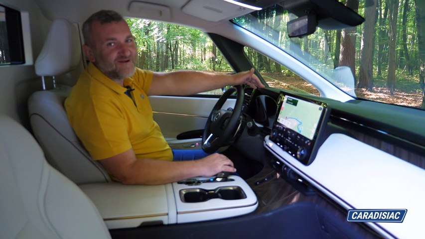 Essai – Lexus LM 350h(2023) : manipulation...