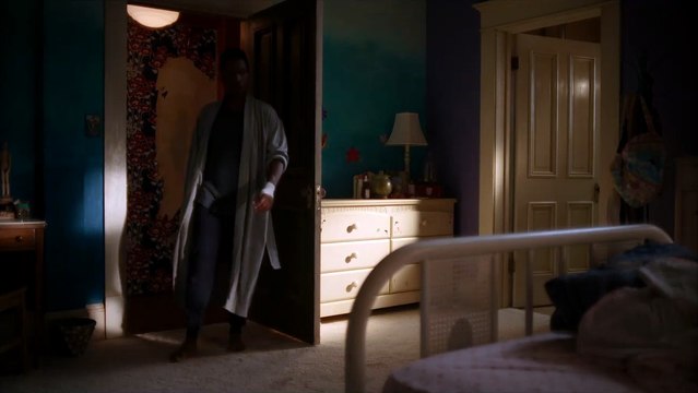 L'Exorciste - Dévotion EXTRAIT VO Angela attaque Victor dans leur maison