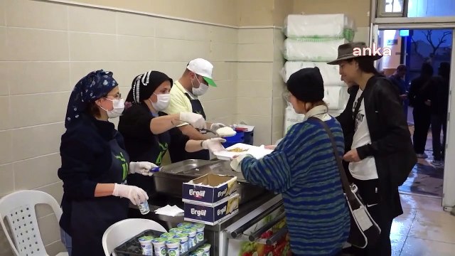 Tepebaşı Belediyesi Üniversite Öğrencilerine Ücretsiz Yemek Hizmeti Sunuyor
