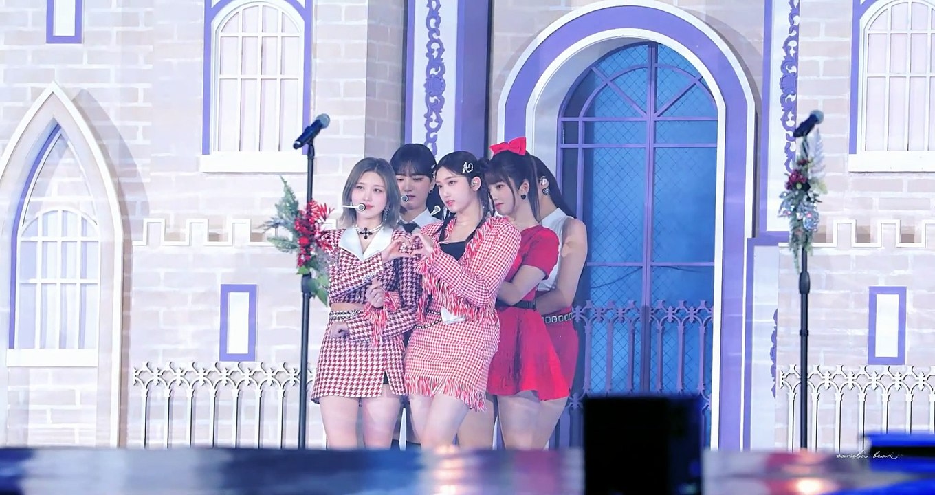 Ahn Yujin IVE After Like+Love Dive Fancam 03