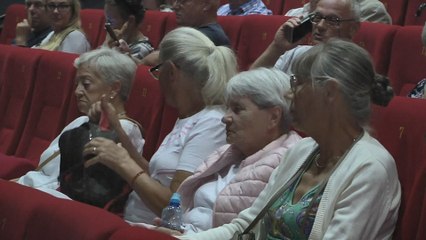 Seanse prosto w Nowego Jorku w Światowidzie