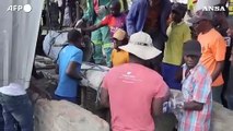 Crolla una miniera d'oro nello Zimbabwe, almeno 9 operai morti