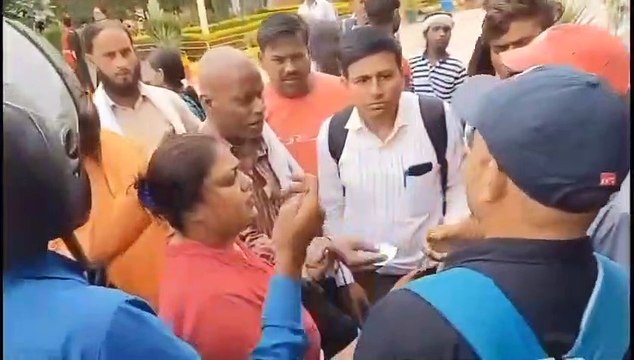 नेशनल हाइवे पर 1 KM तक घसीटता रहा रोडवेज बस के नीचे फंसी थी बाइक, देखें फिर क्या हुआ