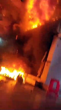 SURAT VIDEO/ बॉम्बे मार्केट की दुकान में भीषण आग