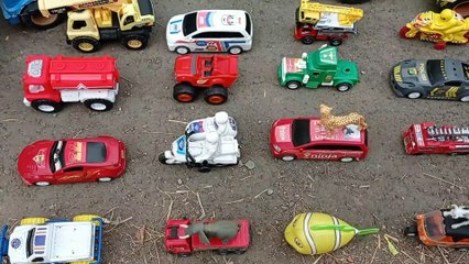 Long tronton truck full of toy off-road cars, police cars, elephants, lions, MotoGP, Bajaj, fire trucks, oil cars, excavators singa, motogp, bajaj, mobil damkar, mobil minyak, excavator