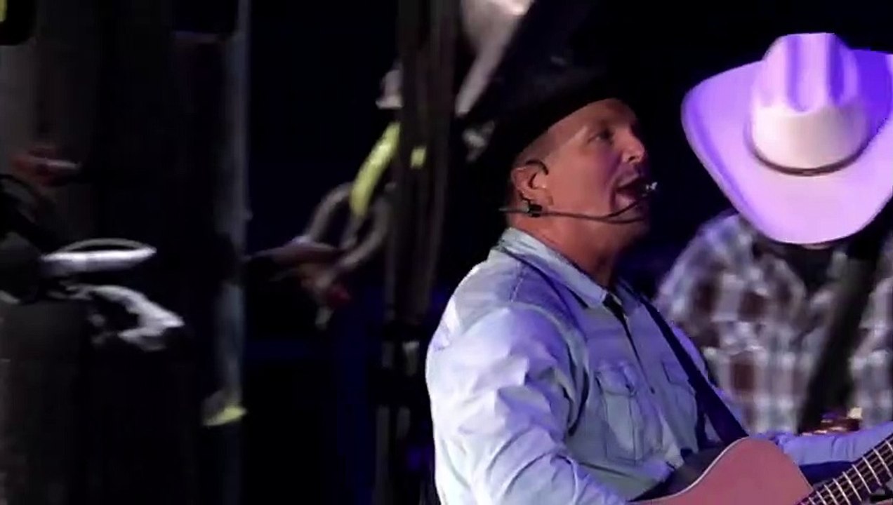 The Thunder Rolls Garth Brooks (live) video Dailymotion
