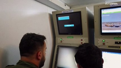 شاهد: "تُعطل رادار العدو".. إيران تزيح الستار عن أحدث طائرة عسكرية مسیرة "كمان 19"