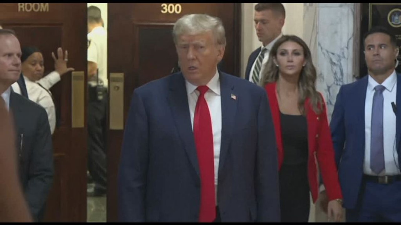 Donald Trump torna in tribunale per il secondo giorno del processo per frode