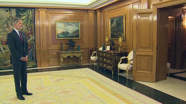 El rey de España encarga a Pedro Sánchez intentar formar gobierno