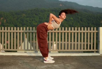 Baby प्यार से मारेगी गाने पर Nora स्टाइल में किया Dance