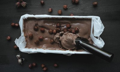 الآيس كريم والشوربة من الأطعمة التي تزيد خطر الإصابة بالاكتئاب