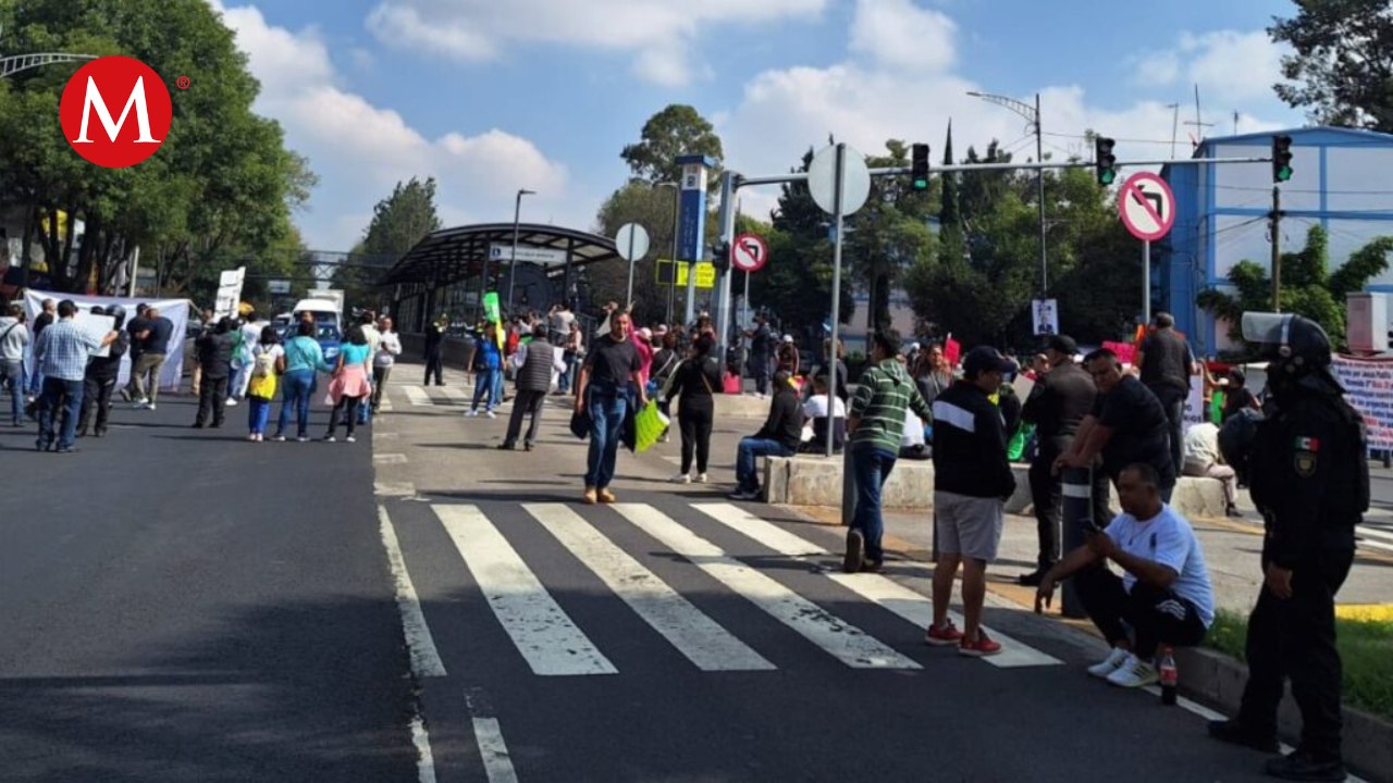 Transportistas realizan bloqueos en alcaldía Coyoacán, CdMx