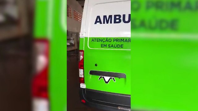 Paranhos visita Parque de Máquinas e determina conserto de ambulâncias que estavam paradas
