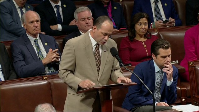 الجمهوريون في مجلس النواب الأميركي يفشلون بوقف التصويت على قرار عزل مكارثي