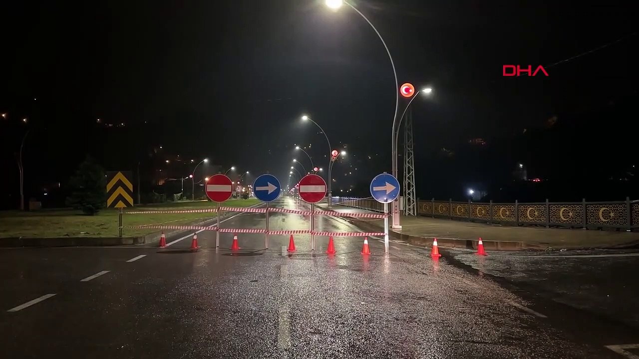 Route effondrée sur l'autoroute Güneysu à Rize