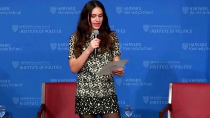 El insólito error de una moderadora al presentar a Mauricio Macri en Harvard
