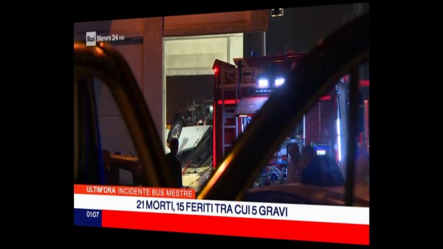 tragedia a mestre: bus precipita dal cavalcavia