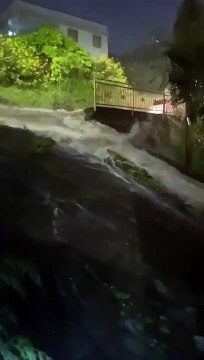 La Guadeloupe est en alerte maximale en raison de la tempête Philippe qui a généré jusqu'à 300mm de pluies en 24h, provoquant de graves inondations. Intempéries prévues jusqu’à cette nuit.