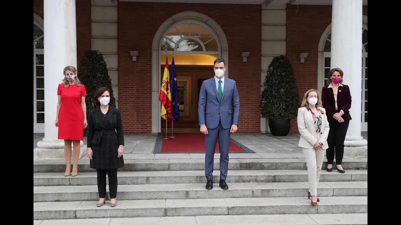 ✅  Yolanda Díaz afronta el reto de imponerse a Irene Montero como referencia de Unidas Podemos en el