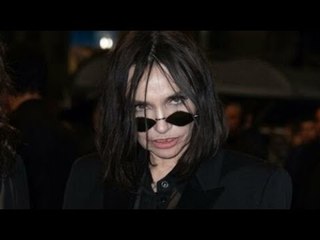 PHOTO Béatrice Dalle en deuil : elle annonce la mort de son « frère »