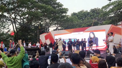 BERGOYANG SAMA PENYANYI SASYA ARKHISNA - Pamer bojo