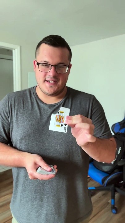 Playing Card Magic | Magic Tricks | Magic Bucket | Gianni Palumbo Magic Tricks #magician #cardmagic