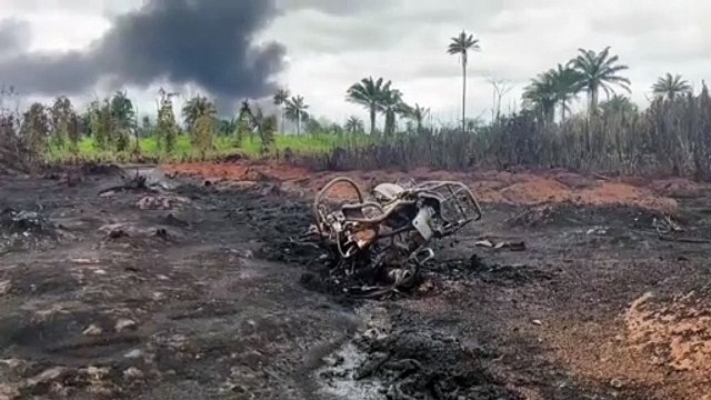 Blast kills dozens at illegal Nigerian oil refinery