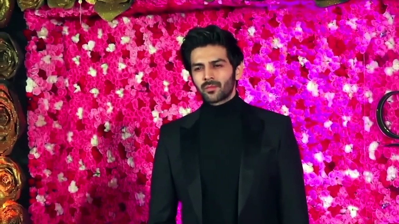 Kartik Aaryan flaunts his post workout glow