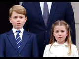 Il principe George e la principessa Charlotte al funerale della regina insieme a Kate e William