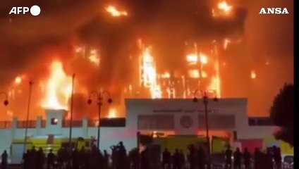 Egitto, vasto incendio a Ismailia: decine di feriti