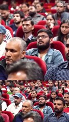 पैसों पर टिके रिश्ते || आचार्य प्रशांत