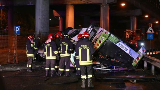 ‘Apocalyptic’ bus crash in Italy kills at least 21 people, mostly tourists