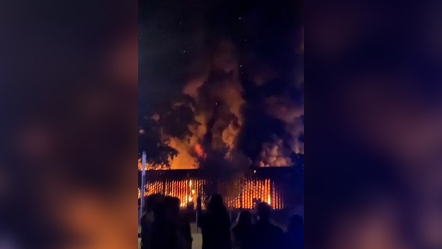 « Il y a un énorme feu » : des bâtiments de HEC ravagés par un violent incendie