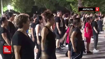 Antalya, Cumhuriyet'in 100. yılı için özel zeybek dansı hazırladı